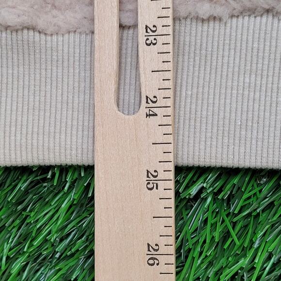 Sanrio Hello-Kitty Fuzzy BOA Sweater Womens Large 24x25 Baggy - Picture 13 of 13